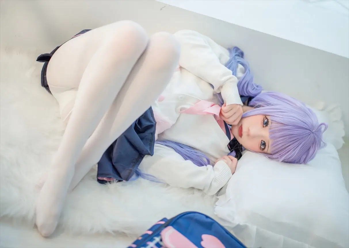 王胖胖u：高质量贫乳萌妹 12套合集