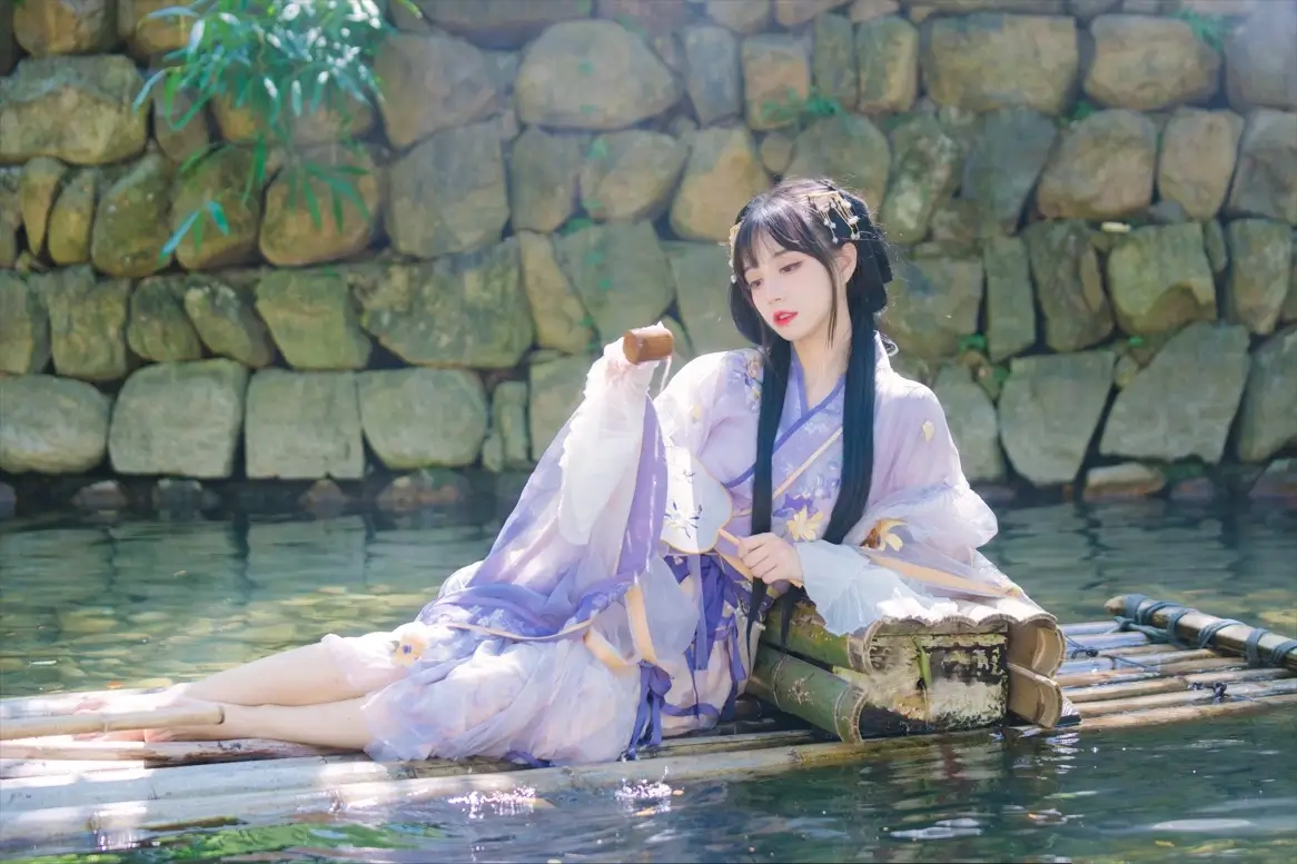 贰加六 – 泛舟溪上 [35P]