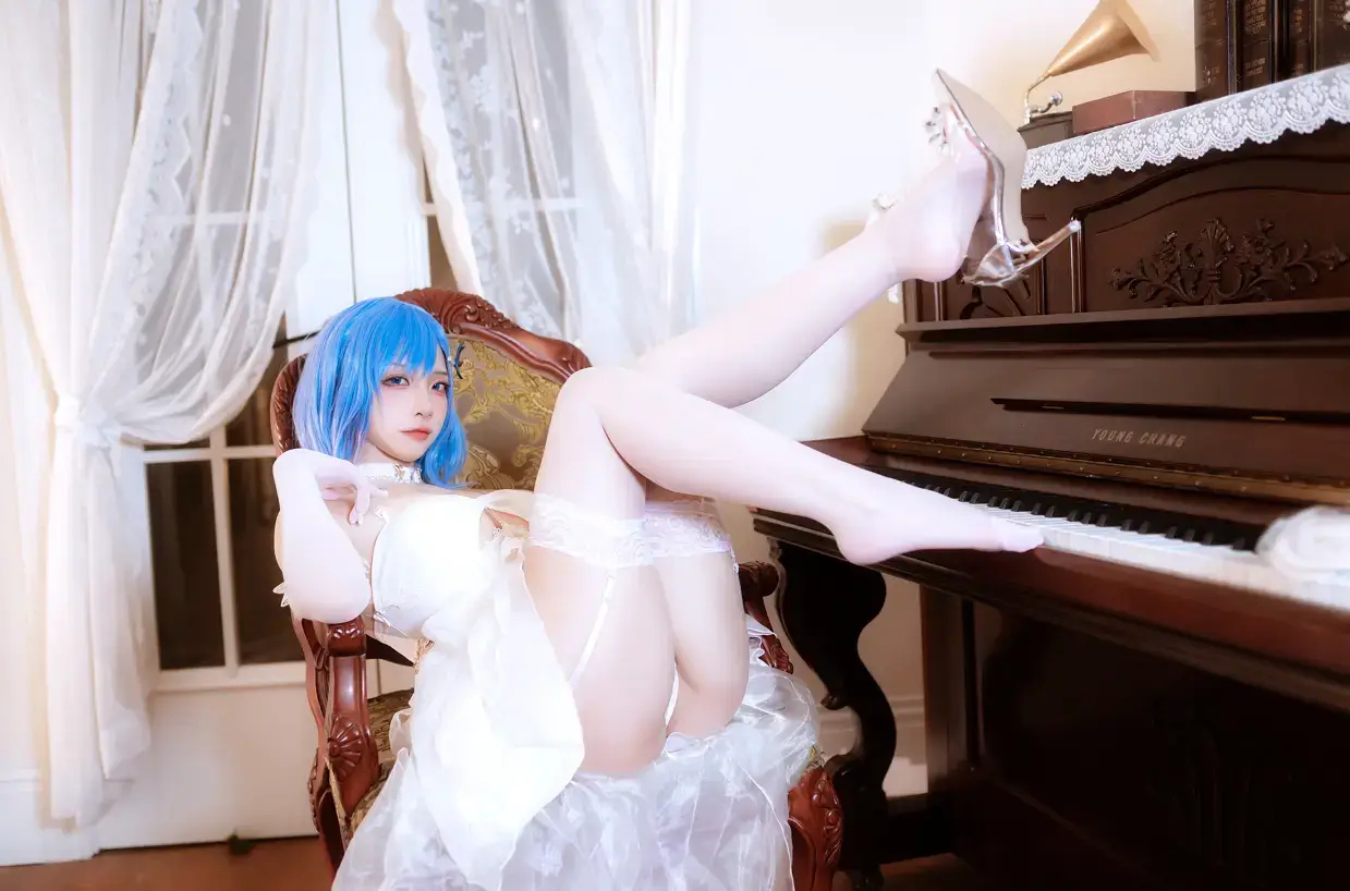 二佐Nisa – 恰巴耶夫礼服